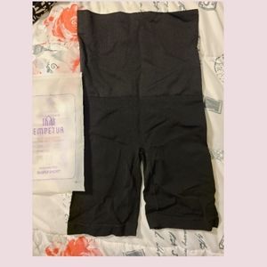 EMPETUA- High-Waisted Shaper Short